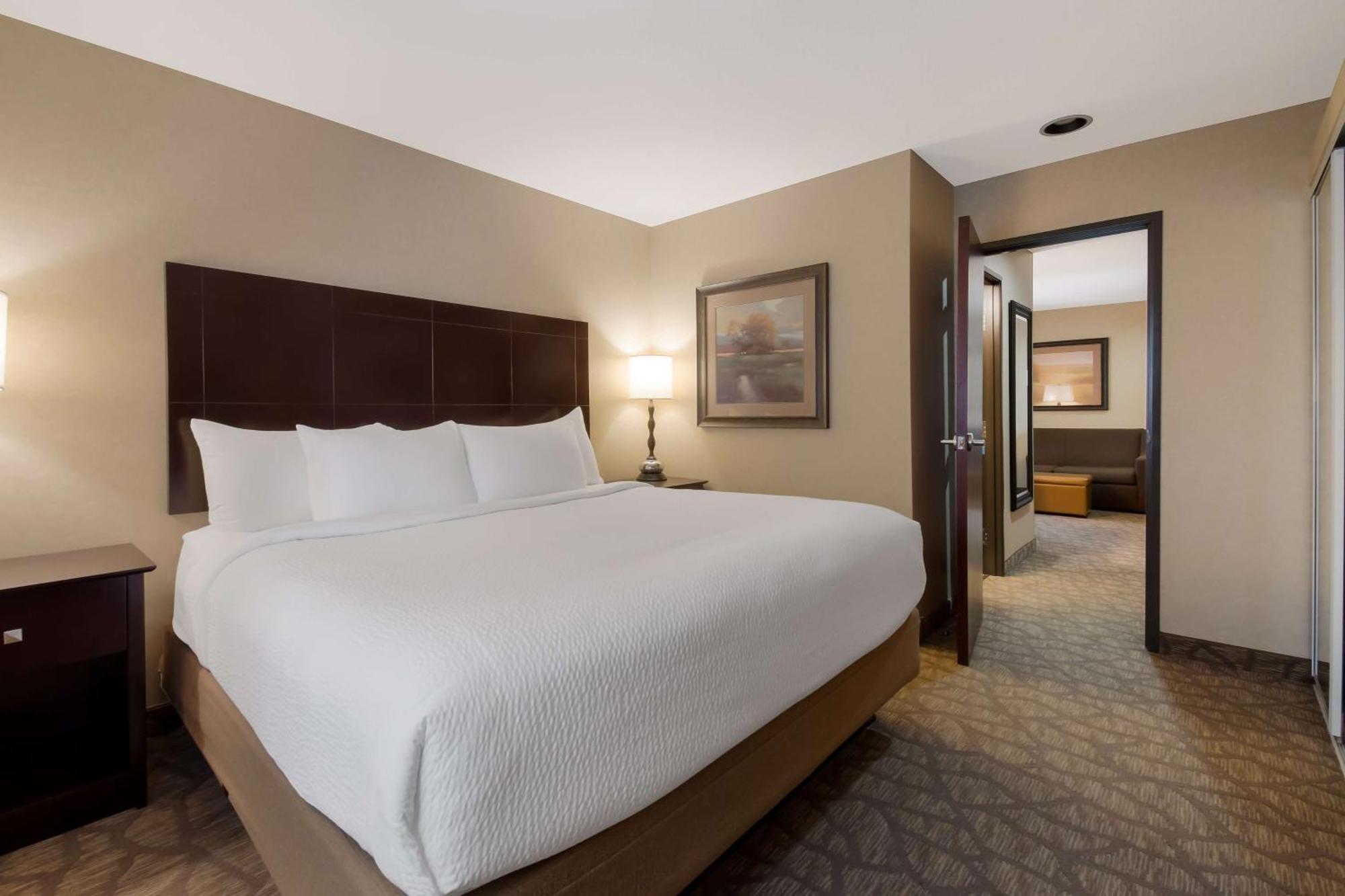 Best Western University Inn And Suites Forest Grove Exterior foto