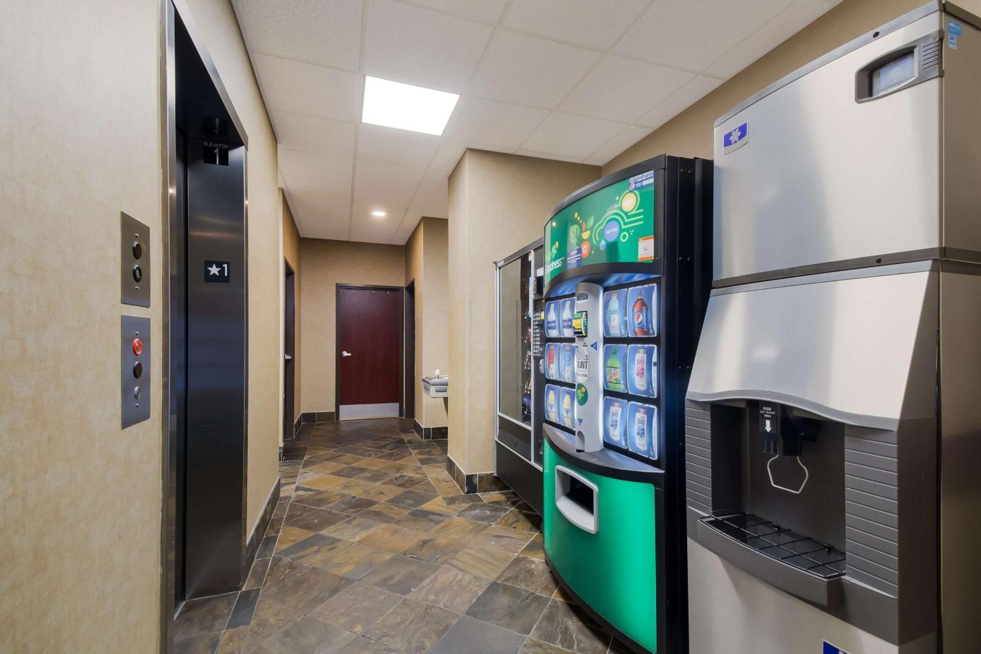Best Western University Inn And Suites Forest Grove Exterior foto